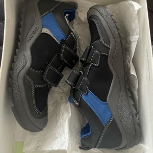 Boys Geox shoe size 3